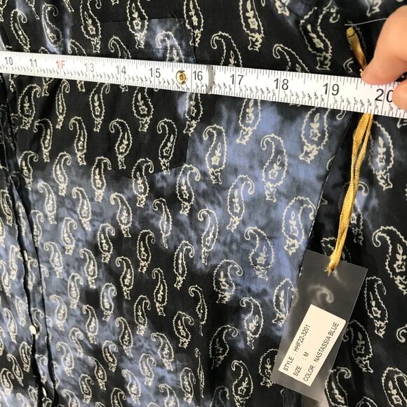 Velvet by Graham Spencer Shirt Womens Medium Blue Paisley Resort Cowgirl Western - Picture 9 of 11